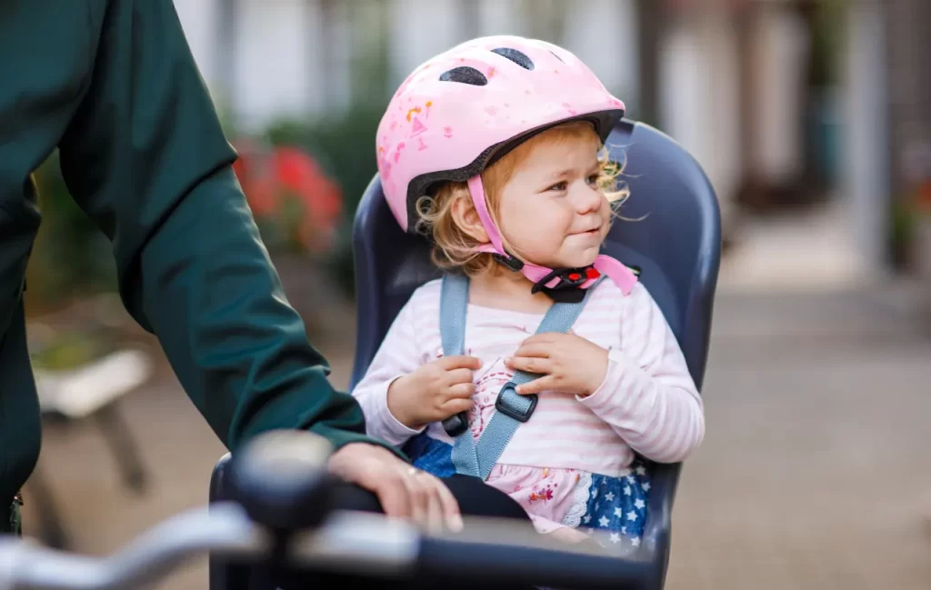 I vår stora cykelsits för barn guide går vi igenom vad man ska tänka på när man köper en cykelbarnstol samt tipsar om bästa cykelsitsar.