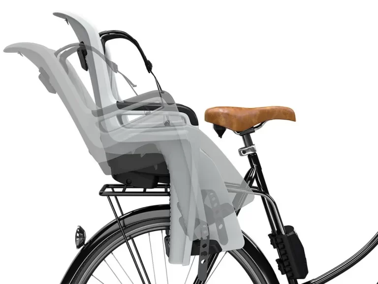 Thule Ridealong 2 är en bekväm och fällbar cykelstol för barn i en stilren grå design.