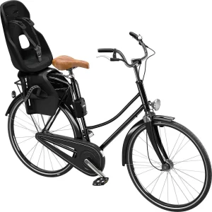 Här ser man den bra cykelbarnstolen Thule Yepp Nexxt 2 Maxi monterad på en cykel.