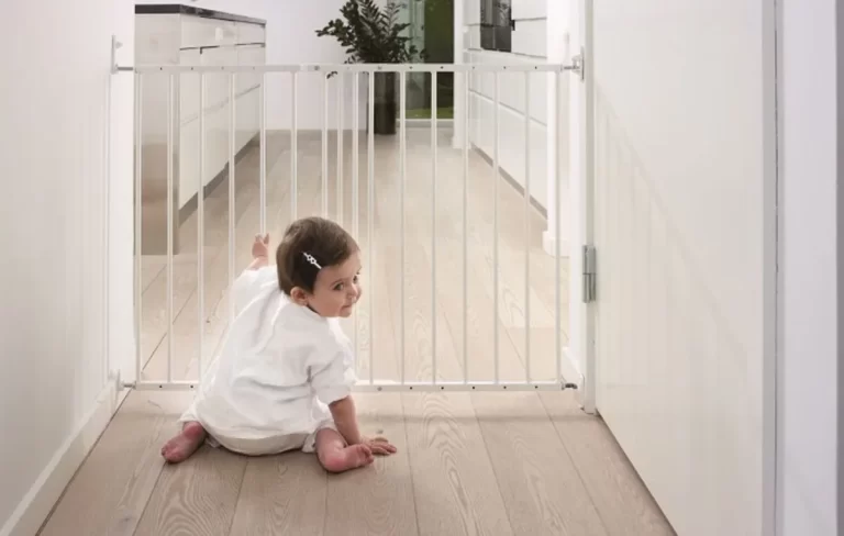 BabyDan MultiDan är en av modellerna som kan benämnas som bästa trappgrind tack vare ett bra pris och många trevliga funktioner.