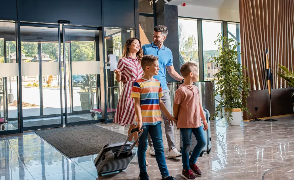 Vår topplista över barnvänliga hotell nära Arlanda guidar dig rätt.