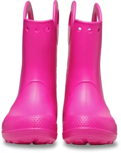 Gummistövlarna Crocs Handle It i rosa färg.